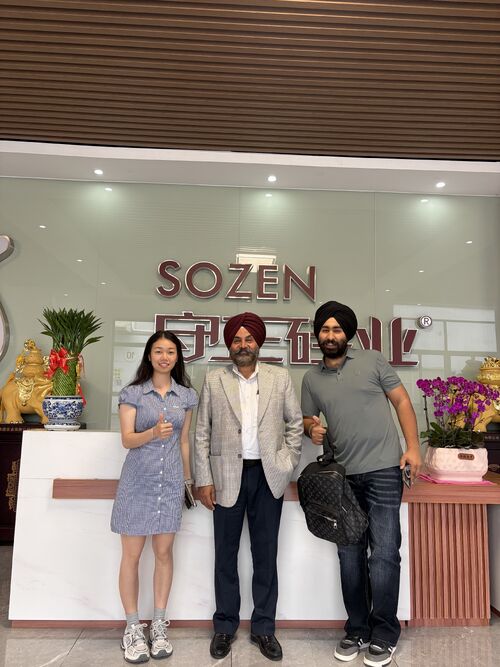 Welcome Indian Clients Visiting Our Factory for Nail-Free Glue Inspection