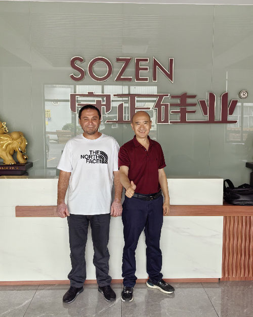 Dernières nouvelles de l'entreprise Les amis du Kazakhstan sont les bienvenus pour visiter notre usine de produits de scellement