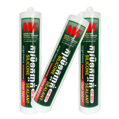 Un bon prix. Installation en verre de salle de bain à l'eau claire et blanche en ligne